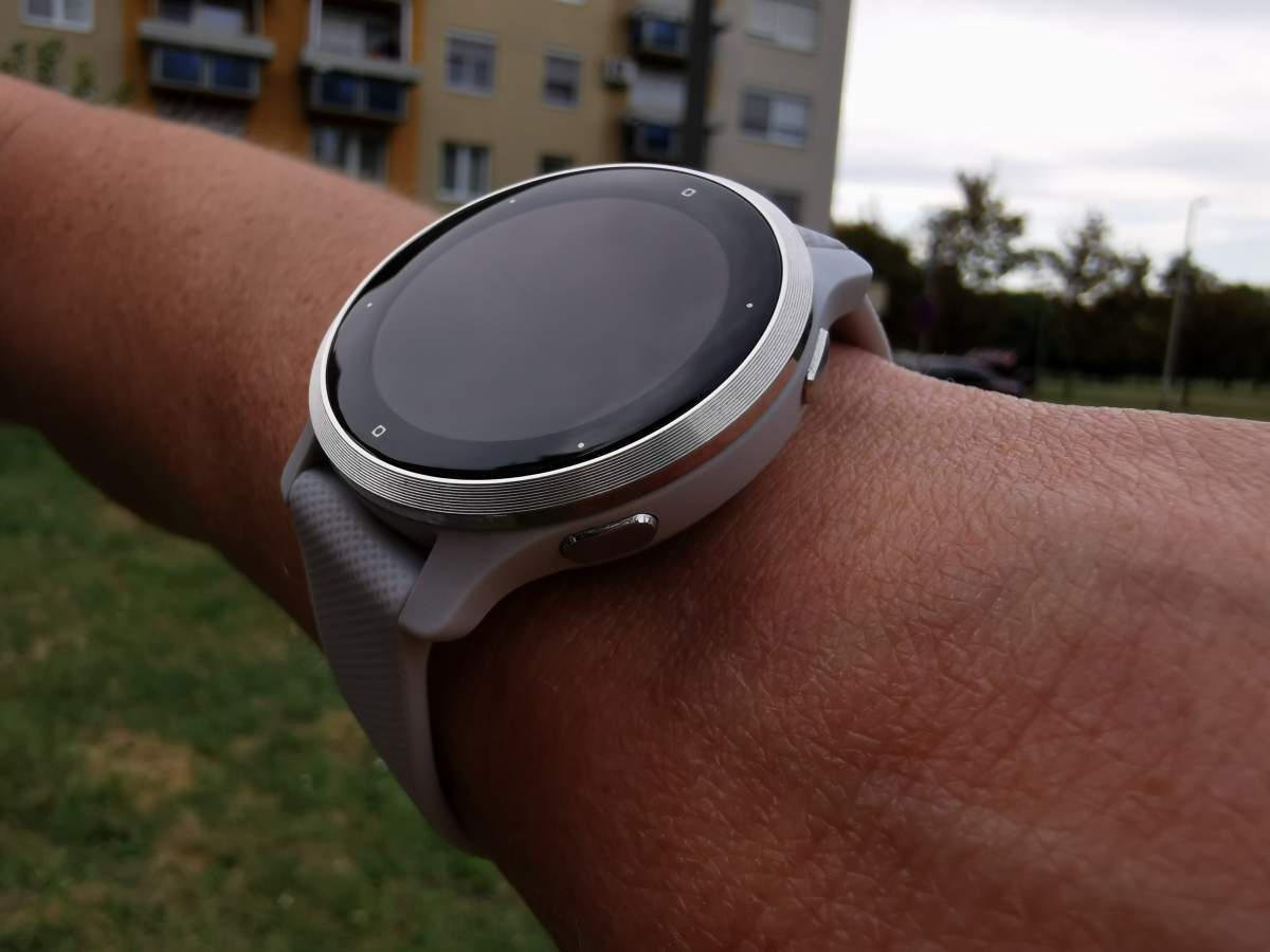 Garmin Venu 2S teszt - ezután a lányok futhatnak - MediaMarkt Magazin