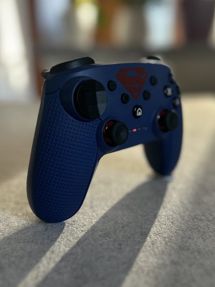 Trust Muta kontroller oldalról