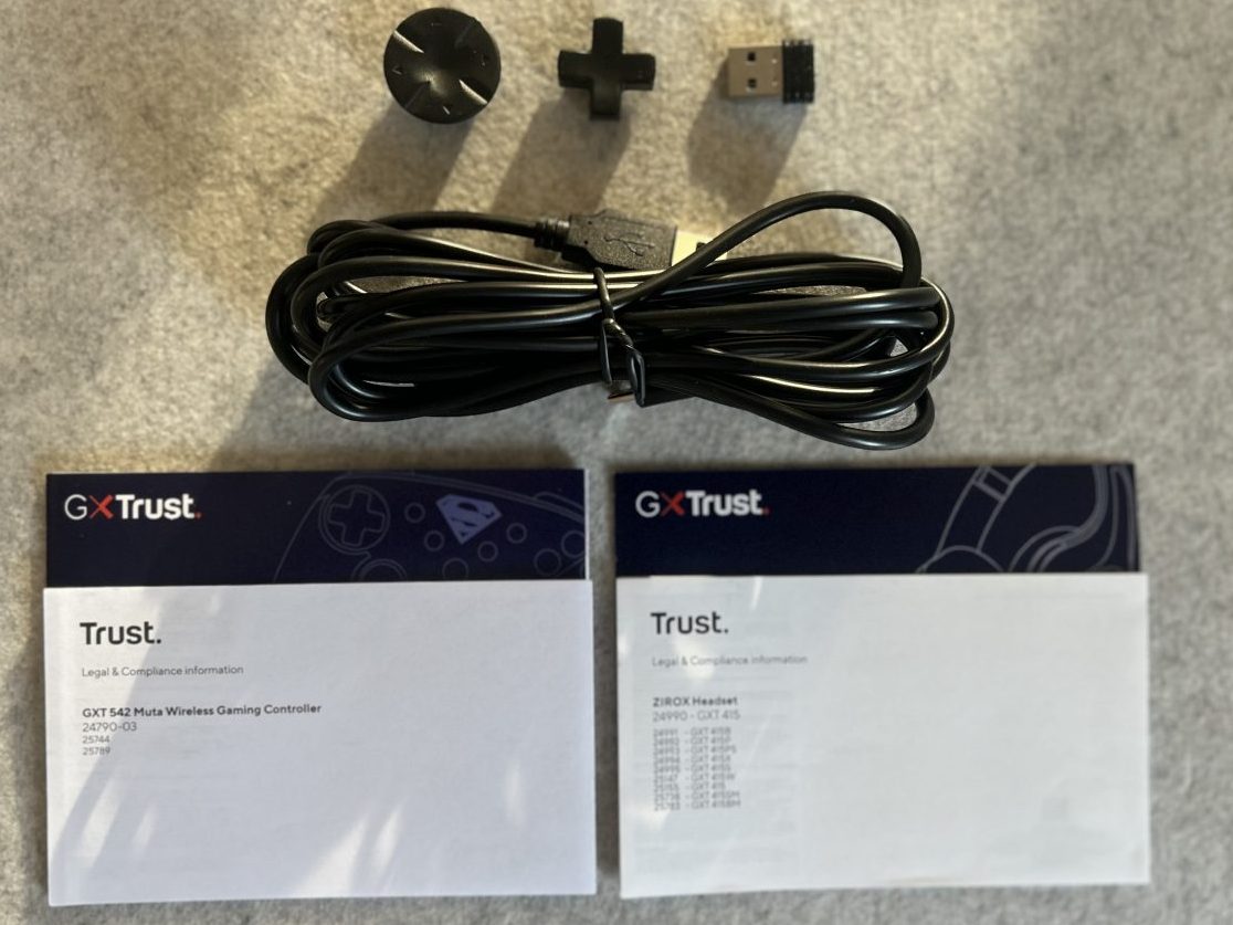 Tartozékok, üzembehelyézési útmutató és biztonsági leírás