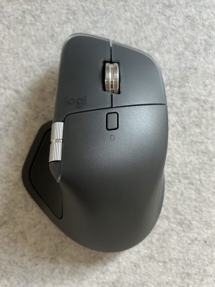 Logitech MX Master 4 felülnézet