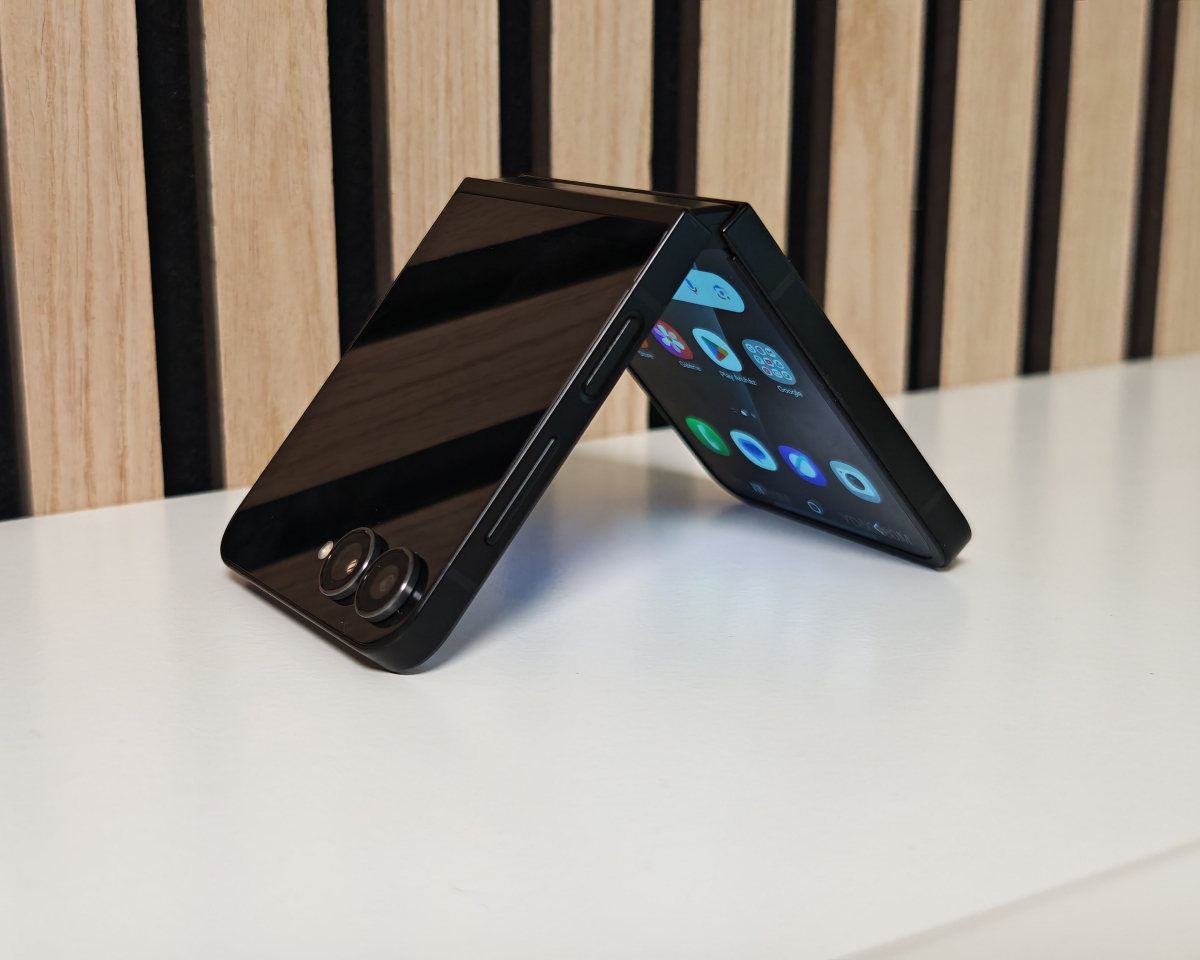 Samsung Galaxy Z Flip7 FE