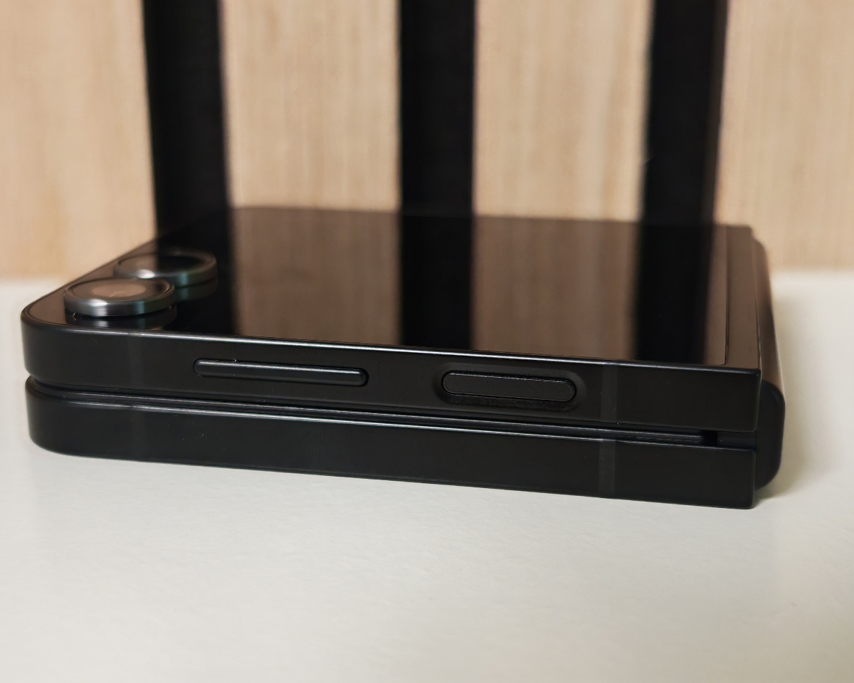 Samsung Galaxy Z Flip7 FE