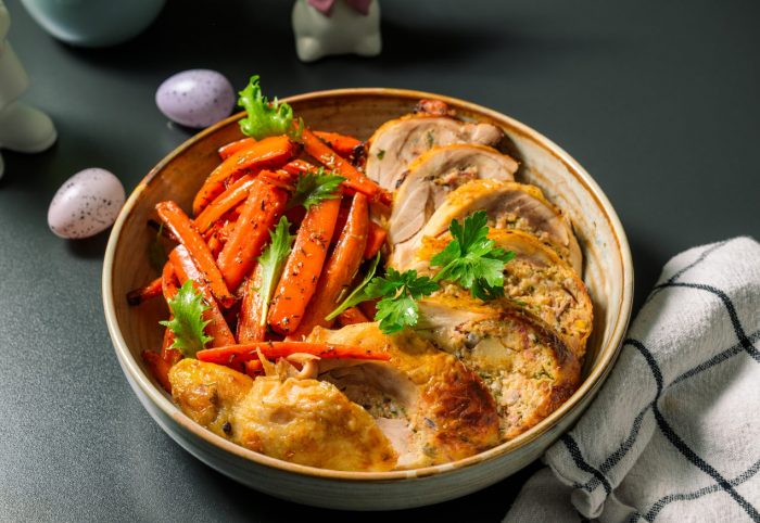 Húsvéti töltött filézett csirkecomb, fűszeres mézes sült répával