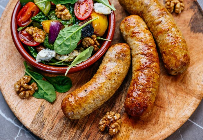 Finocchiona grillkolbász, grillezett zöldségsalátával
